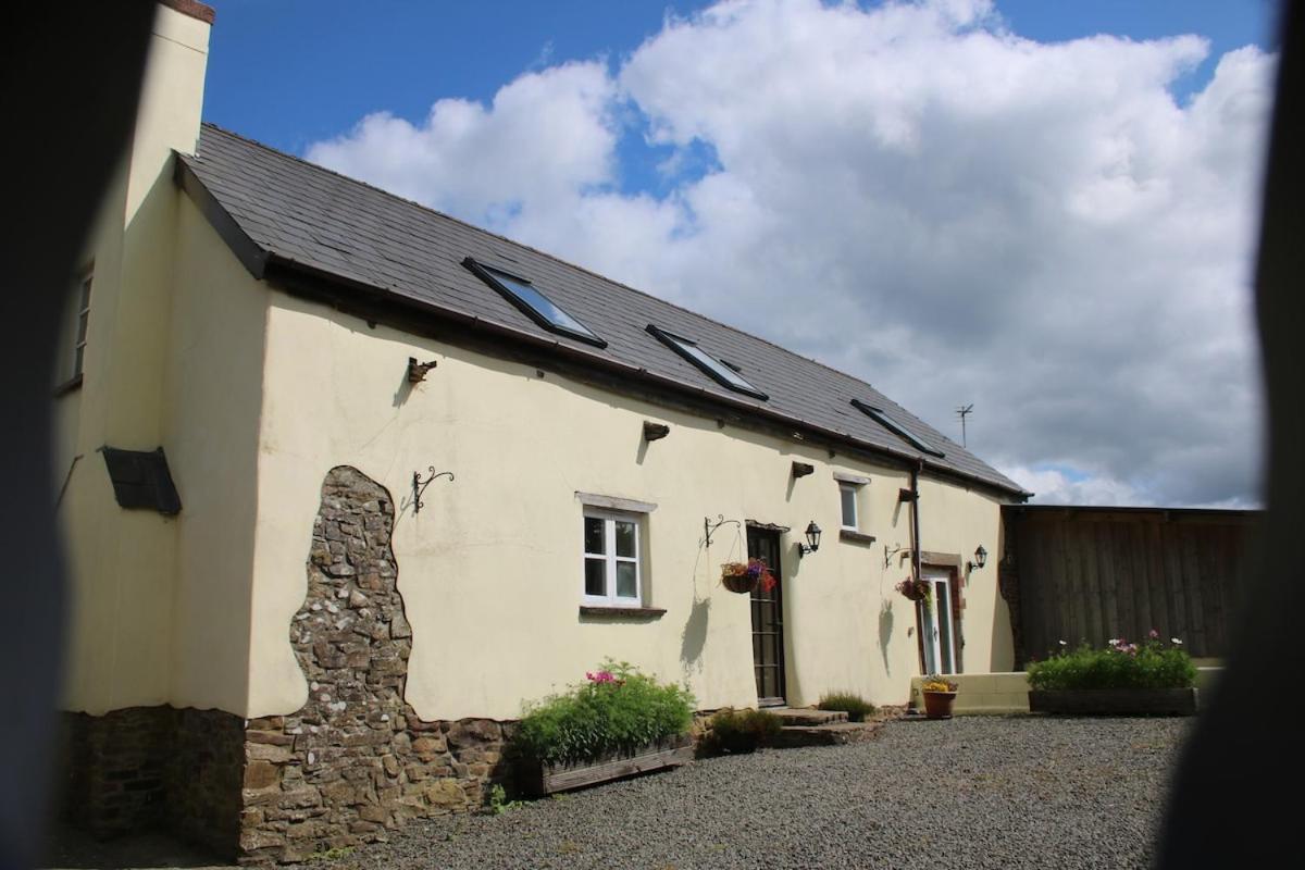 Award Winning Lower Whitsleigh Farm Cottage Roborough Exterior photo